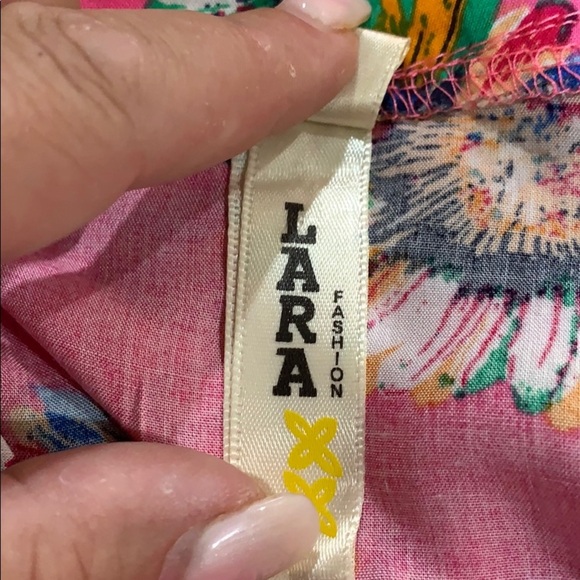 Lara top - size large. - Picture 9 of 11